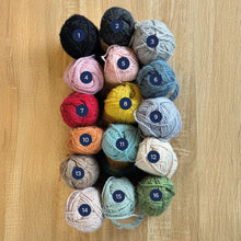 Cargar imagen en el visor de la galería, KIT BUFANDA TRENZA REVERSIBLE