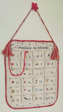 Cargar imagen en el visor de la galería, Kit calendario de adviento para tejer y bordar
