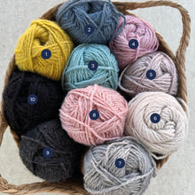 Cargar imagen en el visor de la galería, KIT GORRO BUFANDA ADULTO