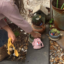 Cargar imagen en el visor de la galería, KIT CONEJOS DE PASCUA